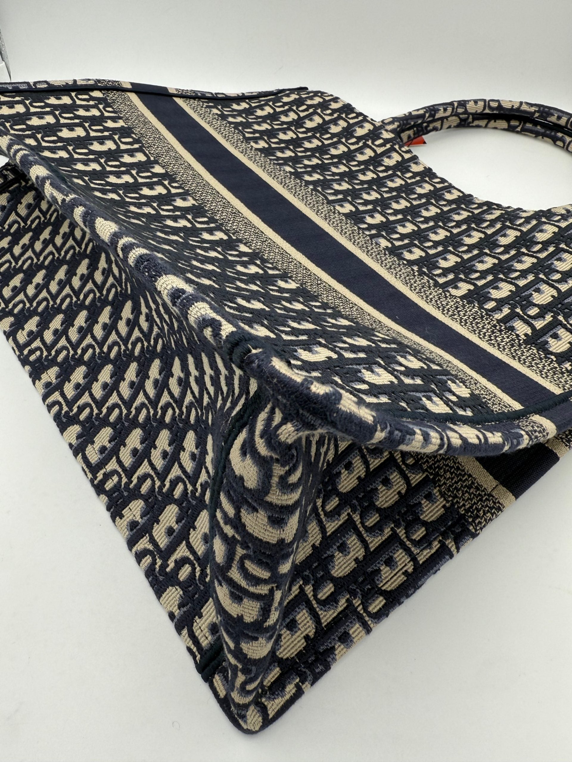 Dior DIOR TOTE BOOK Grande Tote