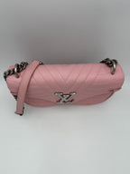 Louis Vuitton LOUIS VUITTON NEW WAVE Rosa MM Leather Handbag