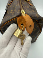 Louis Vuitton LOUIS VUITTON Speedy 40 Monogram Handbag