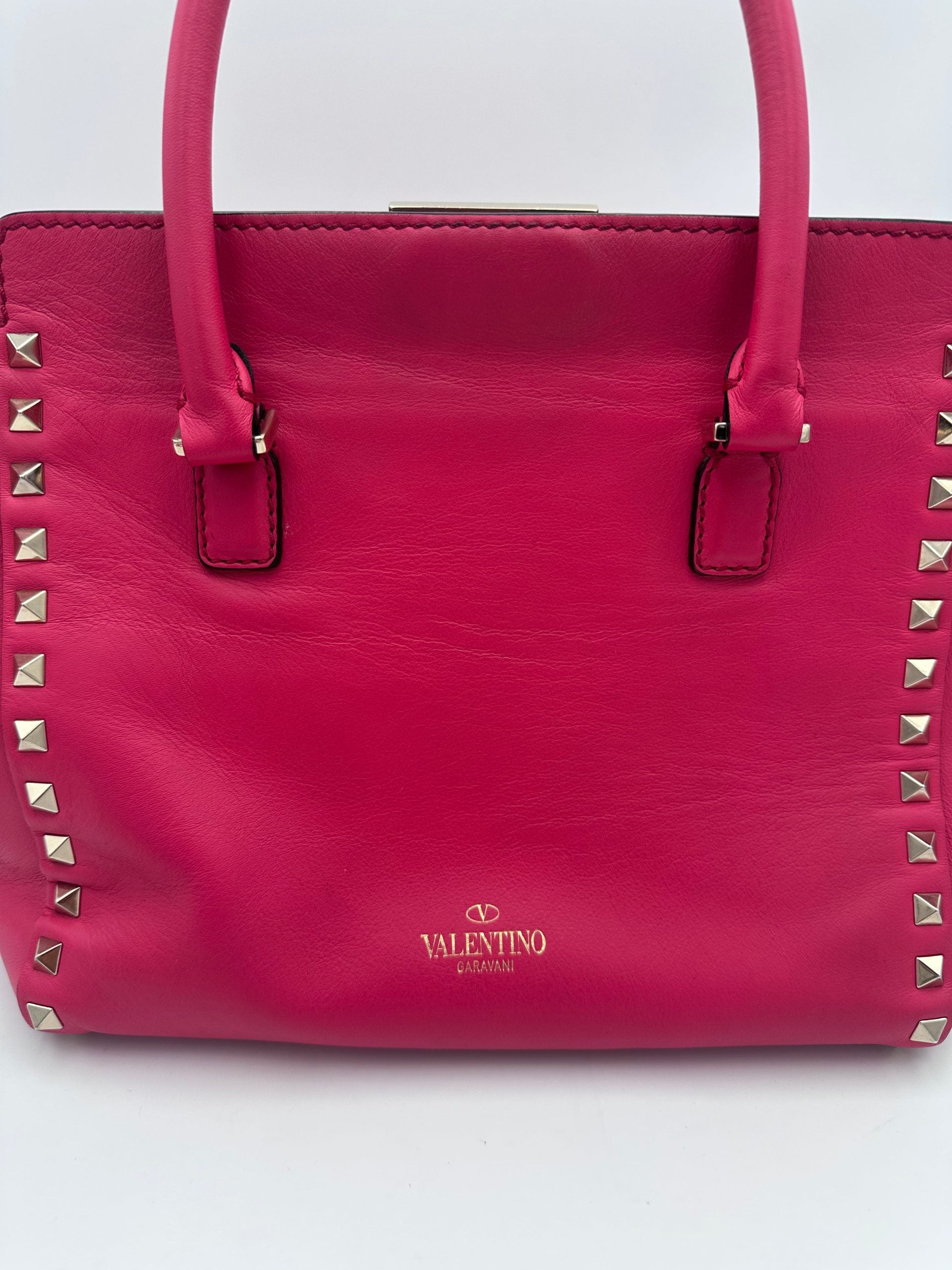 Valentino Garavani VALENTINO GARAVANI Rockstud Medium Pink Handbag