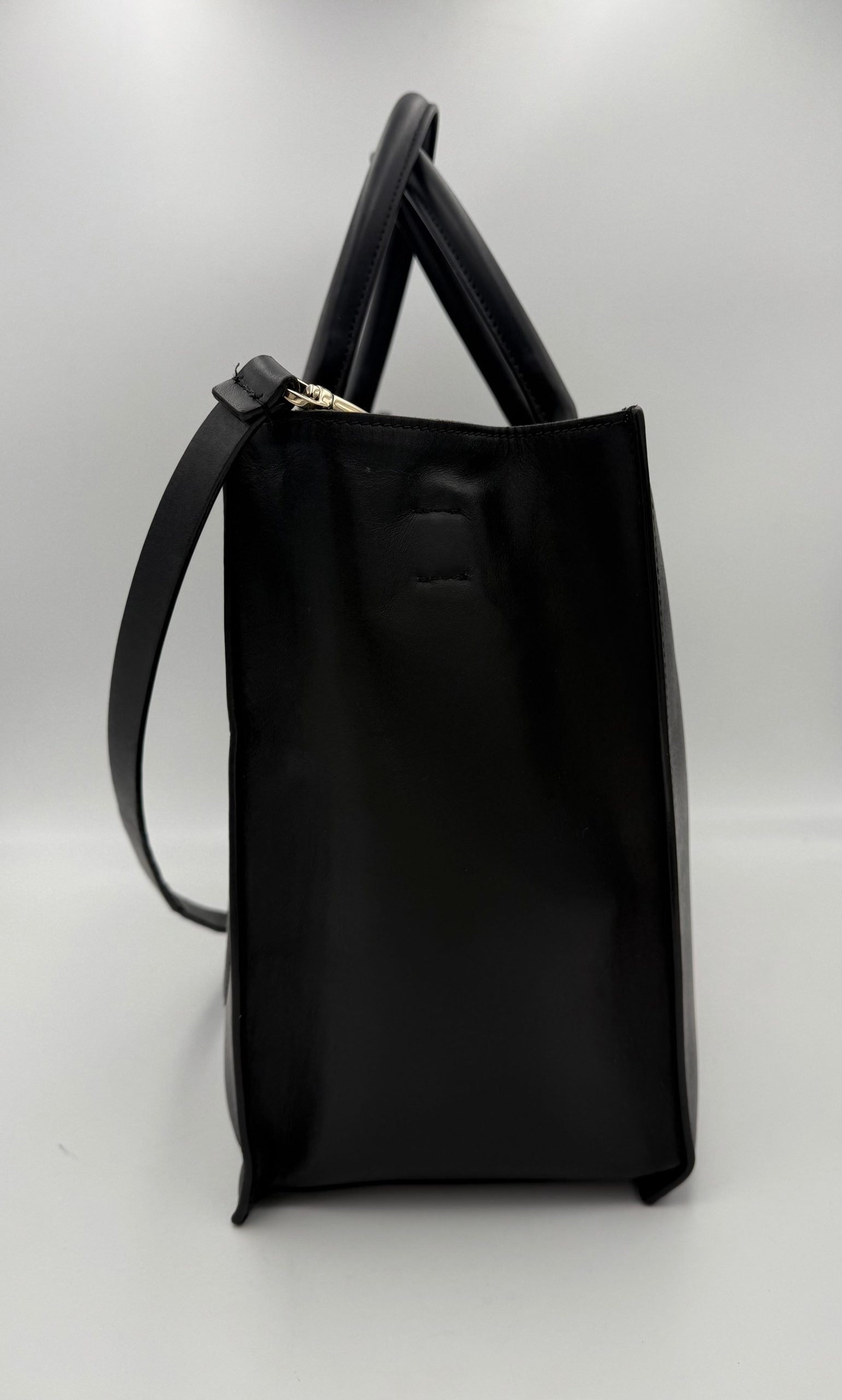 Valentino Garavani VALENTINO GARAVANI SHOPPING VLOGO Black Handbag